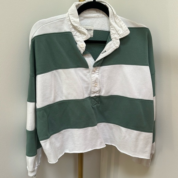 Abercrombie & Fitch Tops - Abercrombie & Fitch rugby cropped sweatshirt